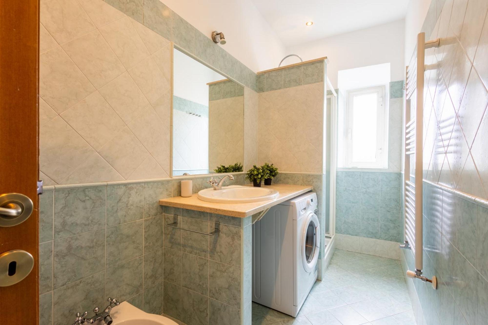 Iflat Spanish Steps Elegant & Spacious Apartment
