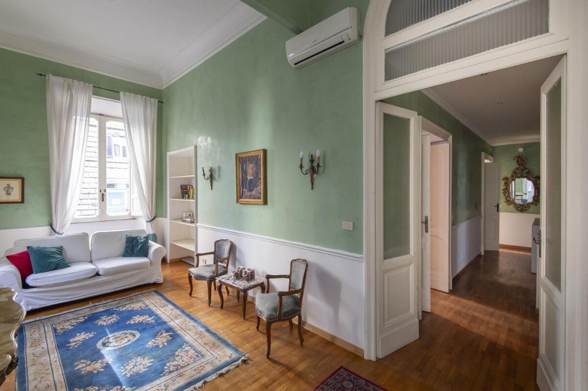 Vatican Luxury Three Bedroom Appartamento *