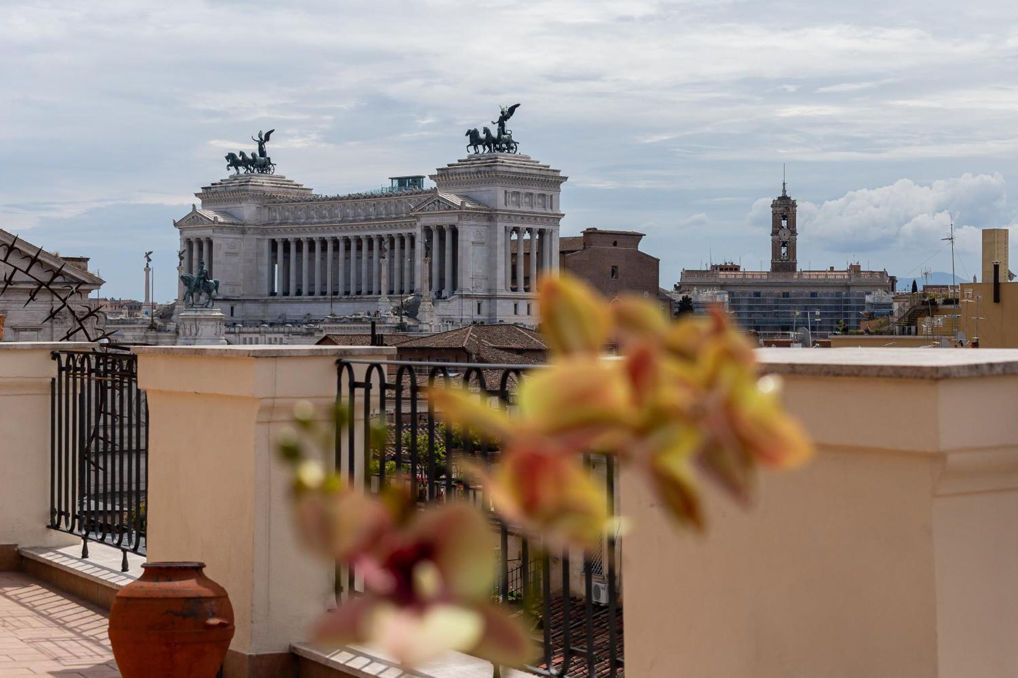 Iflat Pantheon & La Dolce Skyline Penthouse Apartment Rome