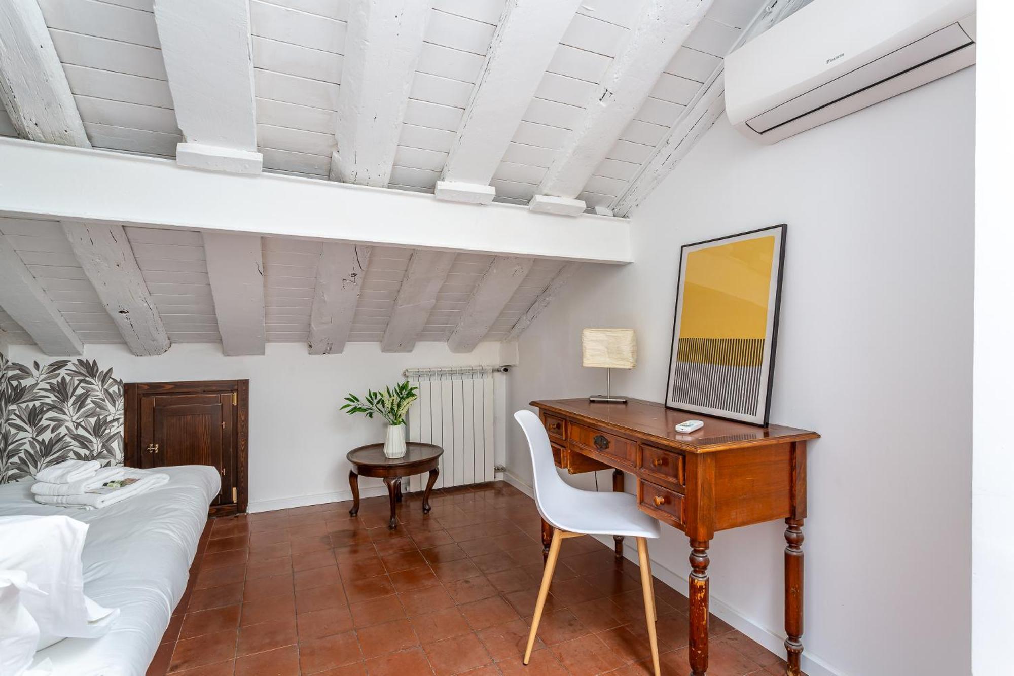 Iflat Pantheon & La Dolce Skyline Penthouse Apartment *
