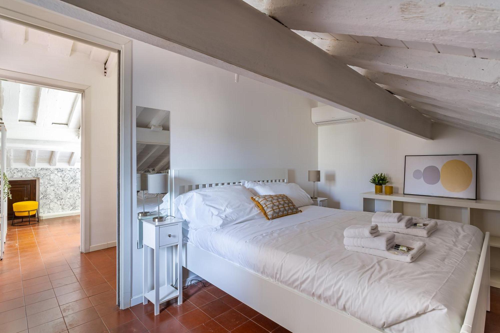 Iflat Pantheon & La Dolce Skyline Penthouse Apartment *