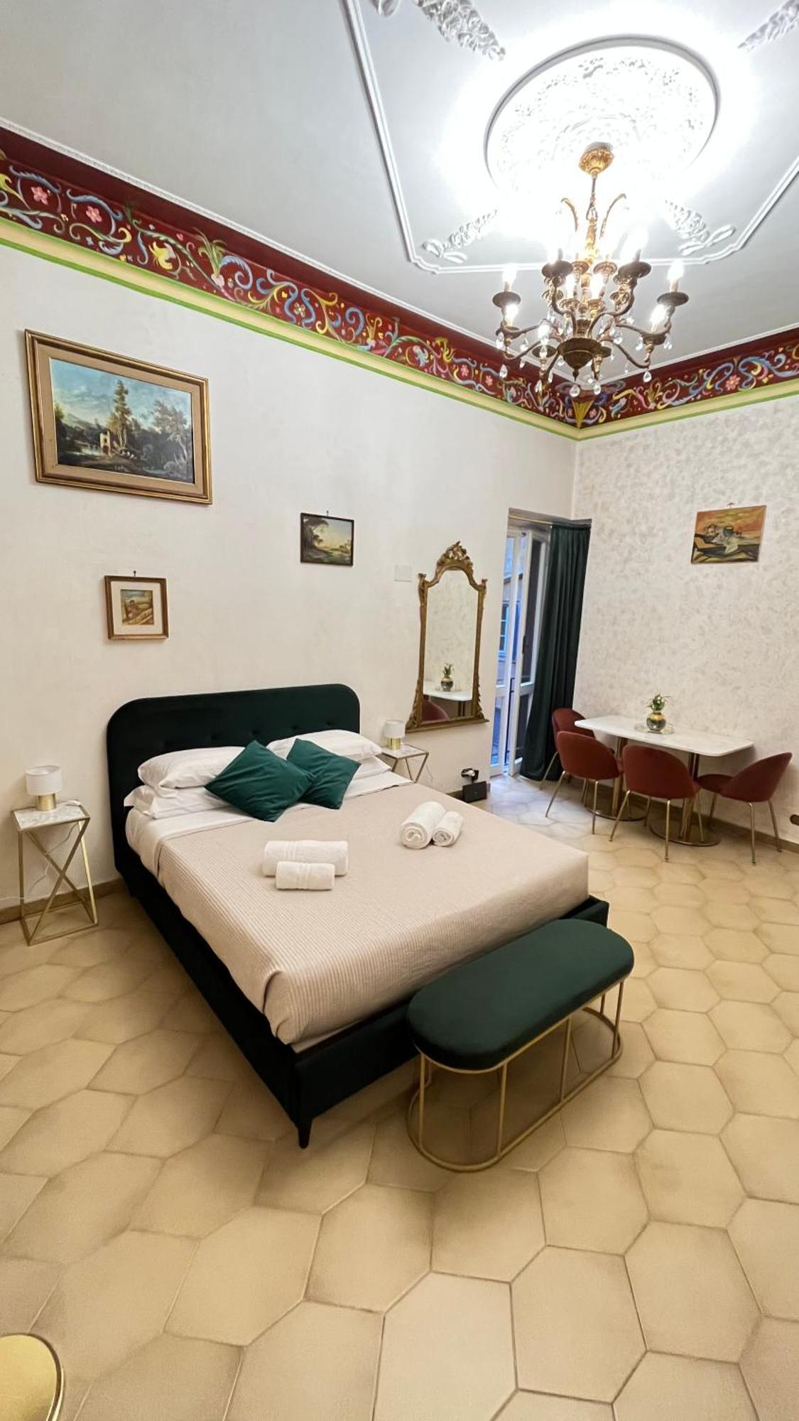 Pantheon Luxury Noble Apartment