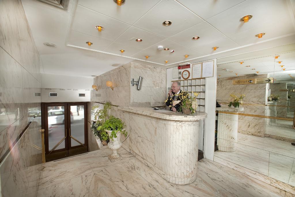 Tritone 3* Rome