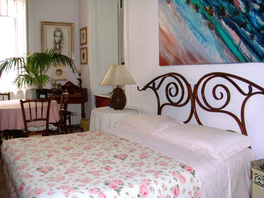 Cagliari House Bed & Breakfast Rome