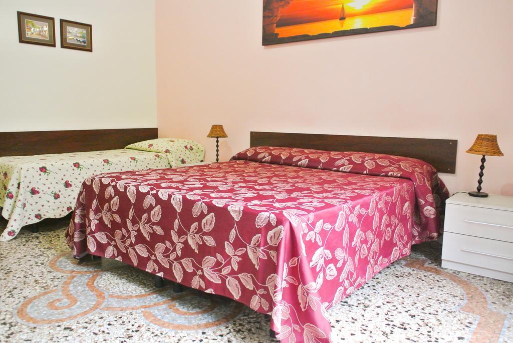 Hellokitty Rome