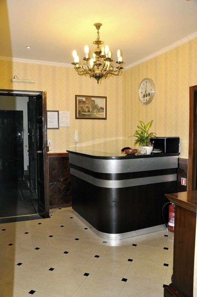 Drago D'oro - Accross From Metro Vittorio Emanuele Bed & Breakfast Rome