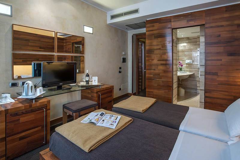 Hotel Tritone