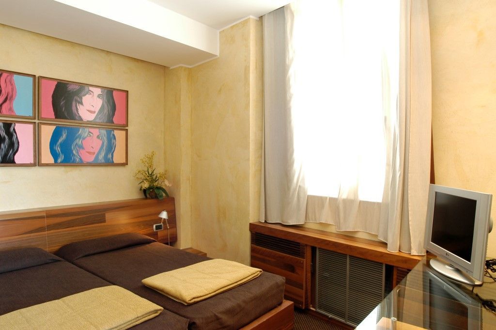 Tritone Hotel