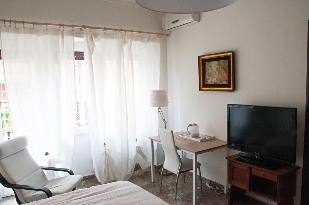 Guest house Flaneur Bed & Book *