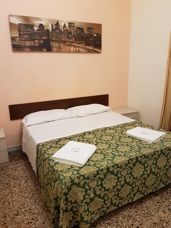 Hellokitty 2* Rome