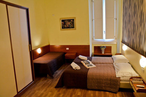 Mimosa Pantheon Hotel *