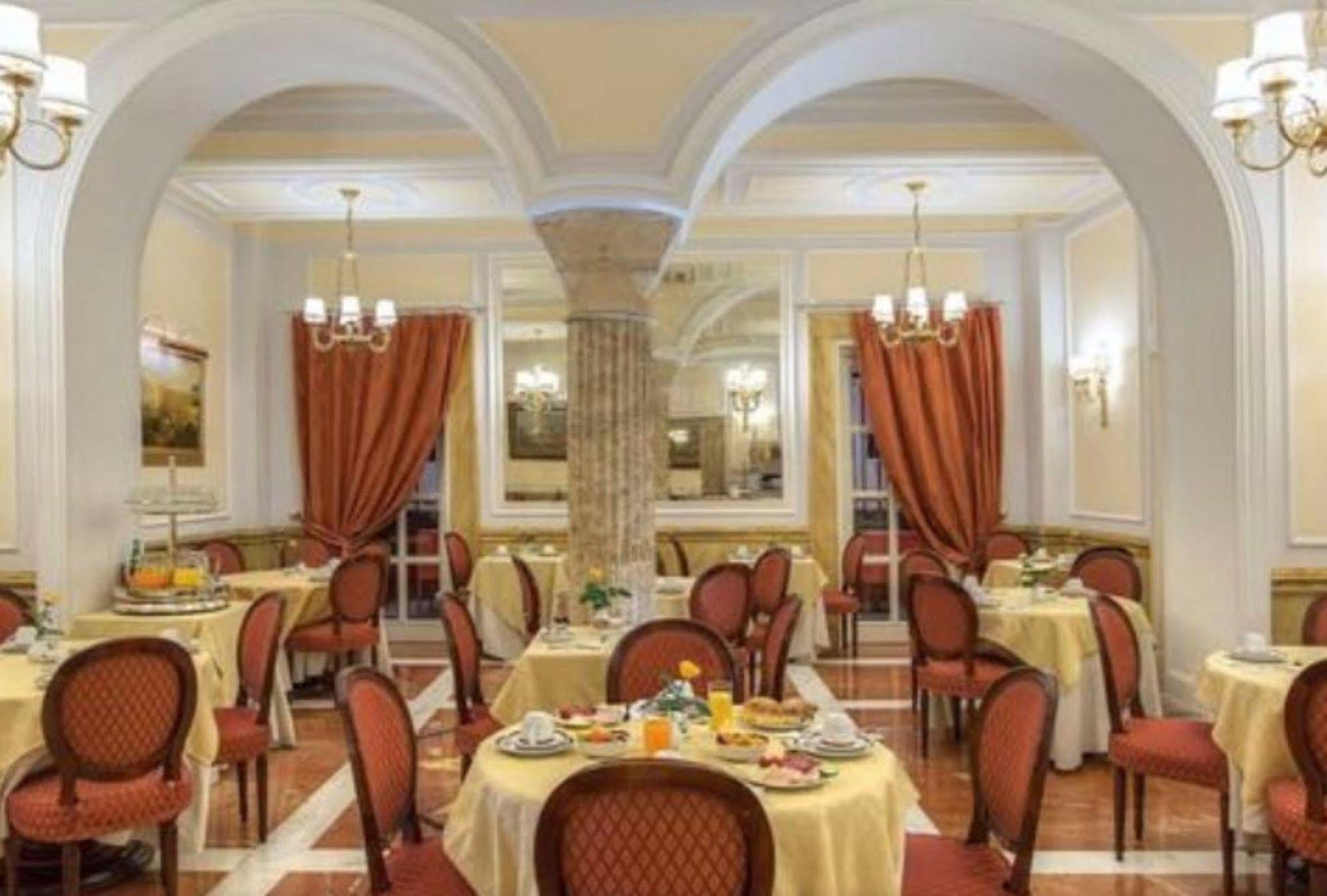 Del Senato 3* Roma