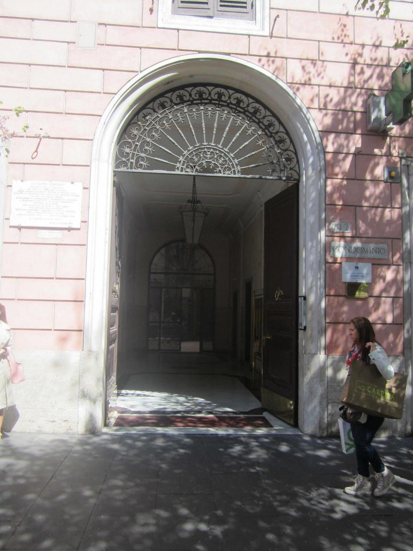 Bed & Breakfast Romerooms Cola Di Rienzo