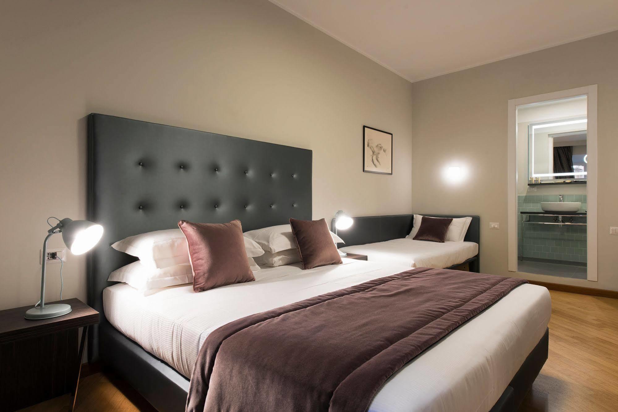 Hotel Navona Theatre Rome