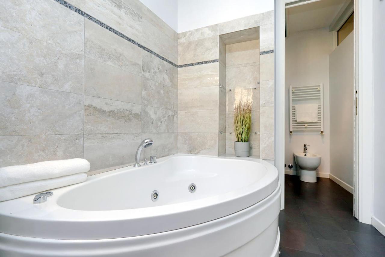 Monti Charming - Short Let Service Apartment Rome