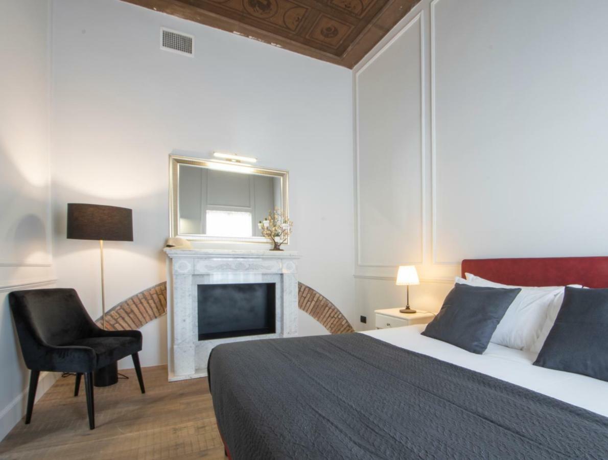 Gemini Navona Guest house 2*