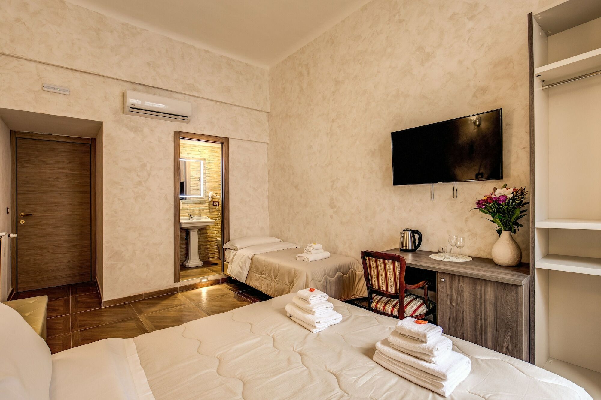 Amici 2* Rome
