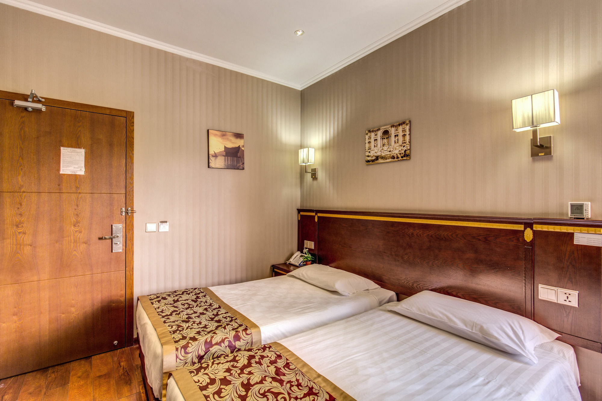 Bed & Breakfast Drago D'oro - Accross From Metro Vittorio Emanuele