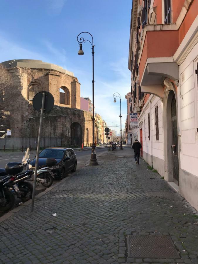 Bed & Breakfast Dormire A Roma *