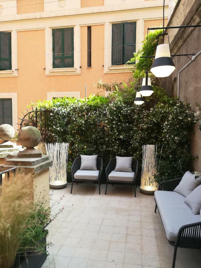 Guest house Domus Alberico 2*