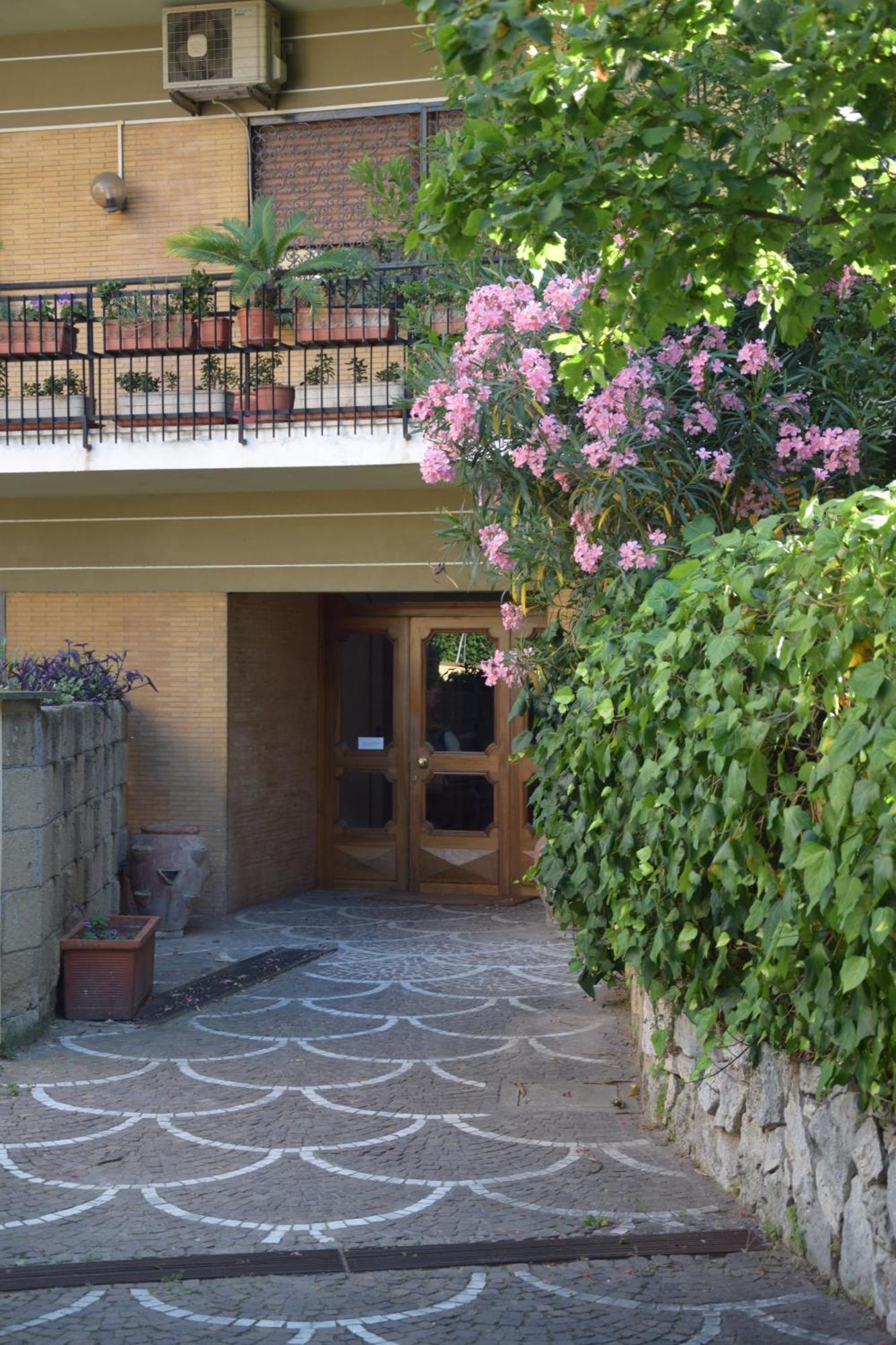Eva's House