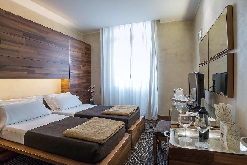 Hotel Tritone Rome