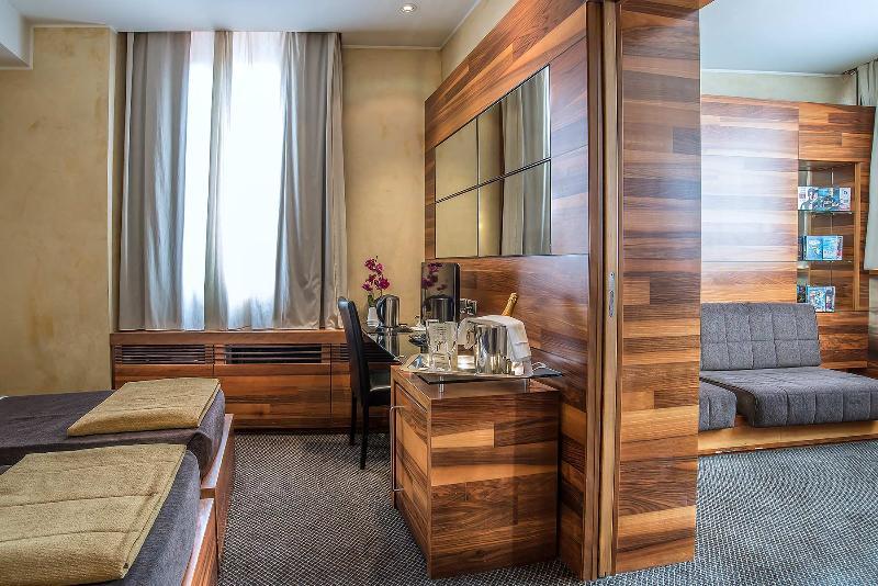 Tritone 3* Rome
