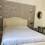 Parisa Suite