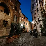 Bruno Domus Trastevere