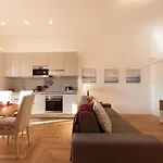 The Best Rent - Bright Apartment Near Isola Tiberina