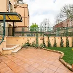 Appartamento Con Giardino Privato