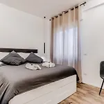 Loungefloor Metro A Netflix & Wi-Fi