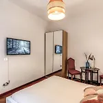 Elegant Two Bedroom Apartment-Colosseum