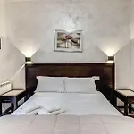 Hotel Family House