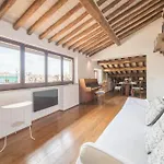 Pantheon Charming Penthouse
