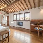Pantheon Charming Penthouse
