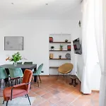 Iflat Pantheon\'S Roomy And Friendly Apartment