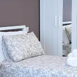 Charming Apartment Gregory