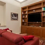 Rione Sallustiano Elegant Apartment