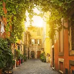 Casa Cecilia Roma