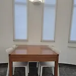 Guru Mostacciano Apartment