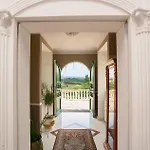 Prestigiosa Villa Con Parco Palestra E Piscina