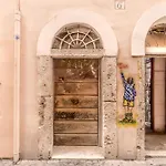 Trastevere One By Ghor