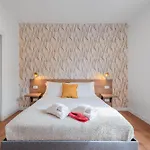 Casa Vacanze Delina- Luxury Apartment Metro A