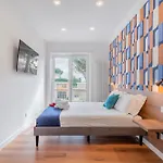 Casa Vacanze Delina- Luxury Apartment Metro A