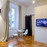 App Beccaria Apartments In Rome