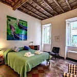 Romantic Via Giulia Lovely Flat