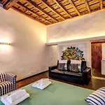 Romantic Via Giulia Lovely Flat