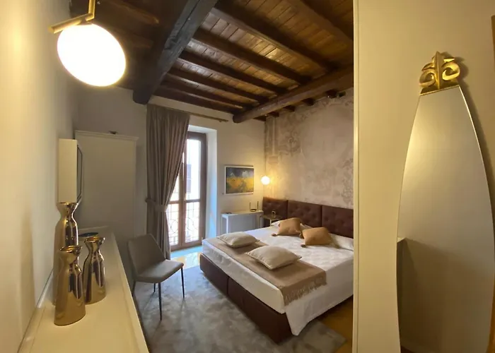 Condotti Rooms