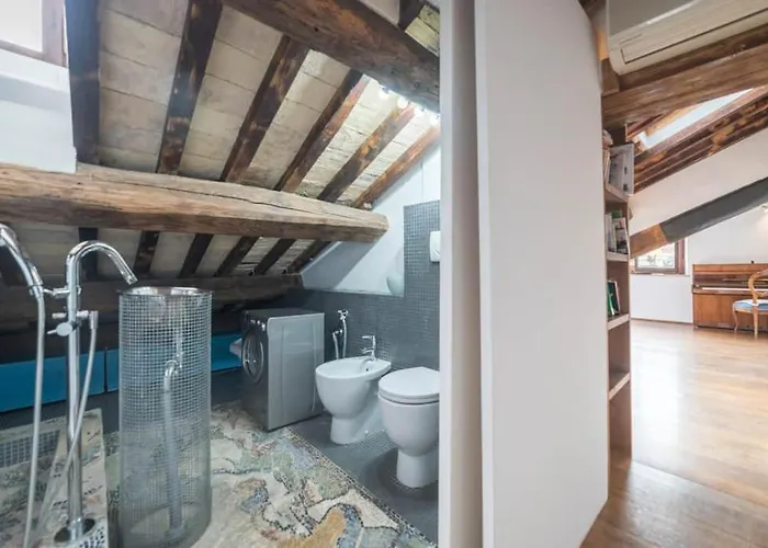 Pantheon Charming Penthouse